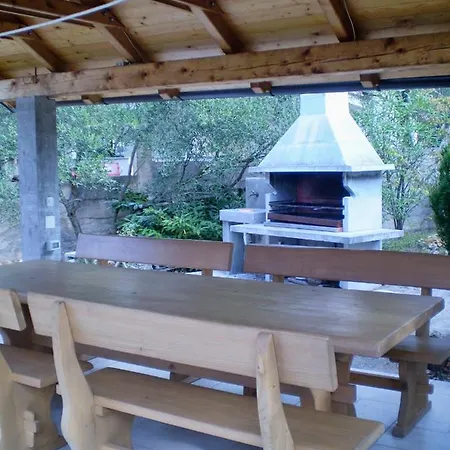 5319b Pinezići
