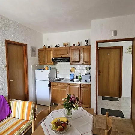 5319b Pinezici (Krk)