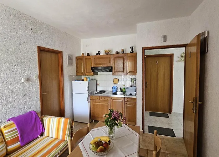 5319b Pinezići
